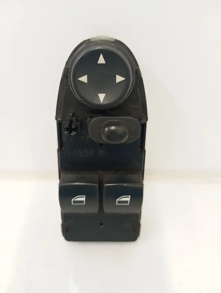 BMW X1 E84 (2009 - 2015) 9167157 Кнопка стеклоподъемников — фото 1