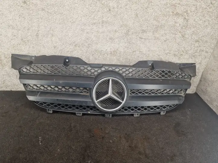 Mercedes-Benz Sprinter W906 (2006 - 2018) A9068800385 Верхняя решетка радиатора — фото 1