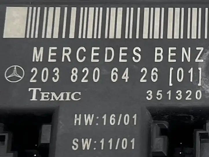 Mercedes-Benz C W203 (2000 - 2007) 2038206426 Блок управления дверью — фото 4