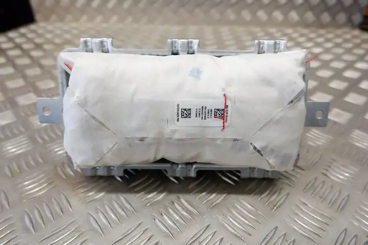 Toyota Yaris Cross (2020 - ) 73960K0020 Подушка безопасности пассажира — фото 9