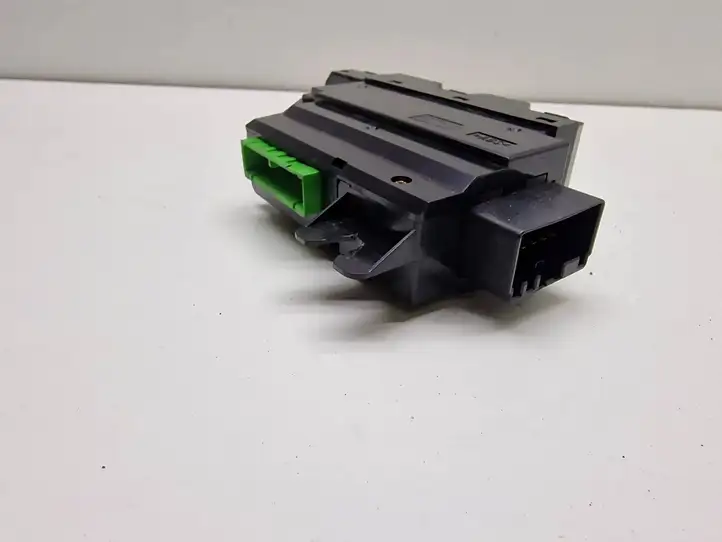 Volvo V70 (2000 - 2004) 8682950 Кнопка стеклоподъемников — фото 2