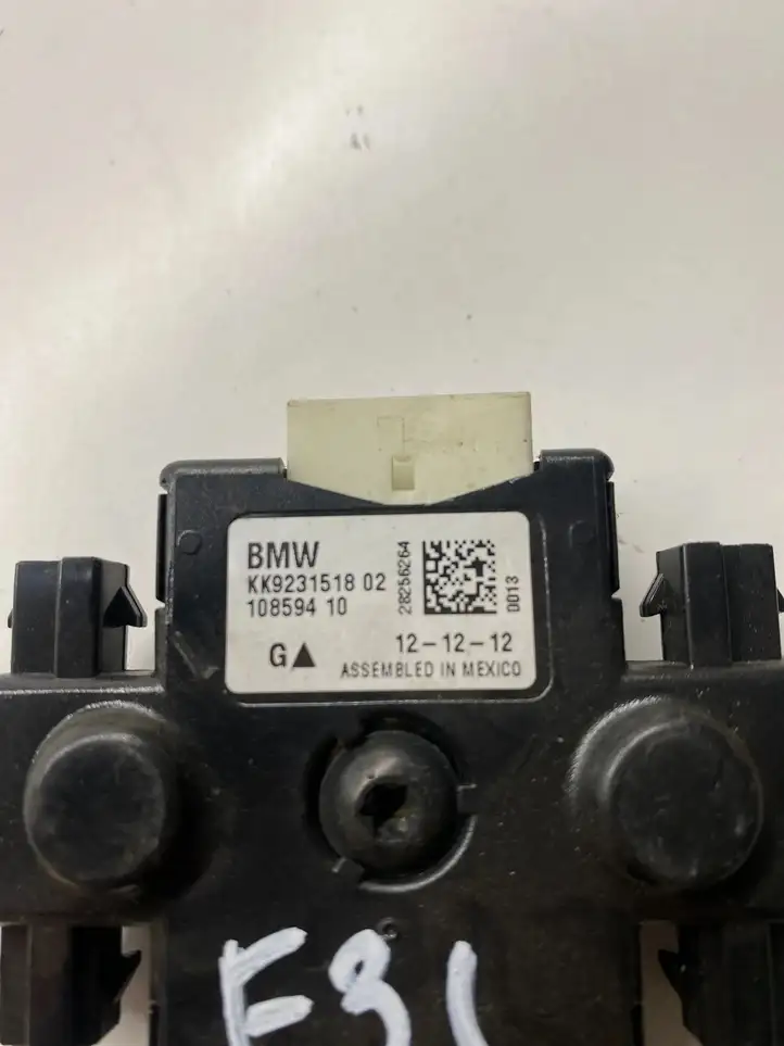 BMW 3 F30 F35 F31 (2012 - 2018) 9231518 Усилитель антенны — фото 3