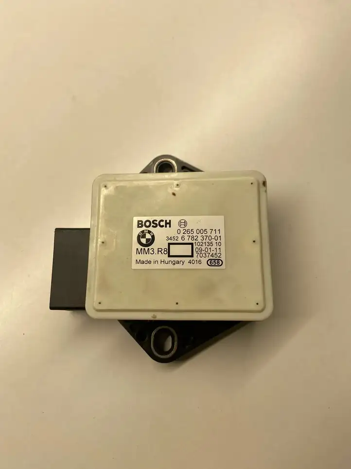 BMW 5 E60 E61 (2004 - 2010)  0265005711 Датчик ESP (системы стабильности) (датчик курсовой устойчивости))