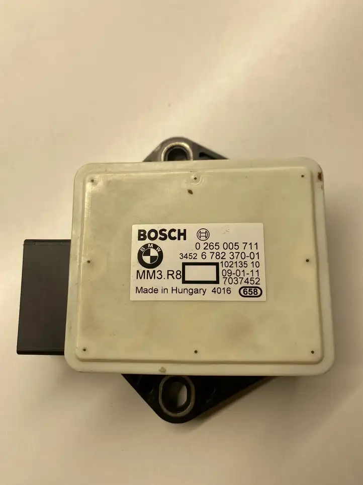 BMW 5 E60 E61 (2004 - 2010)  0265005711 Датчик ESP (системы стабильности) (датчик курсовой устойчивости))