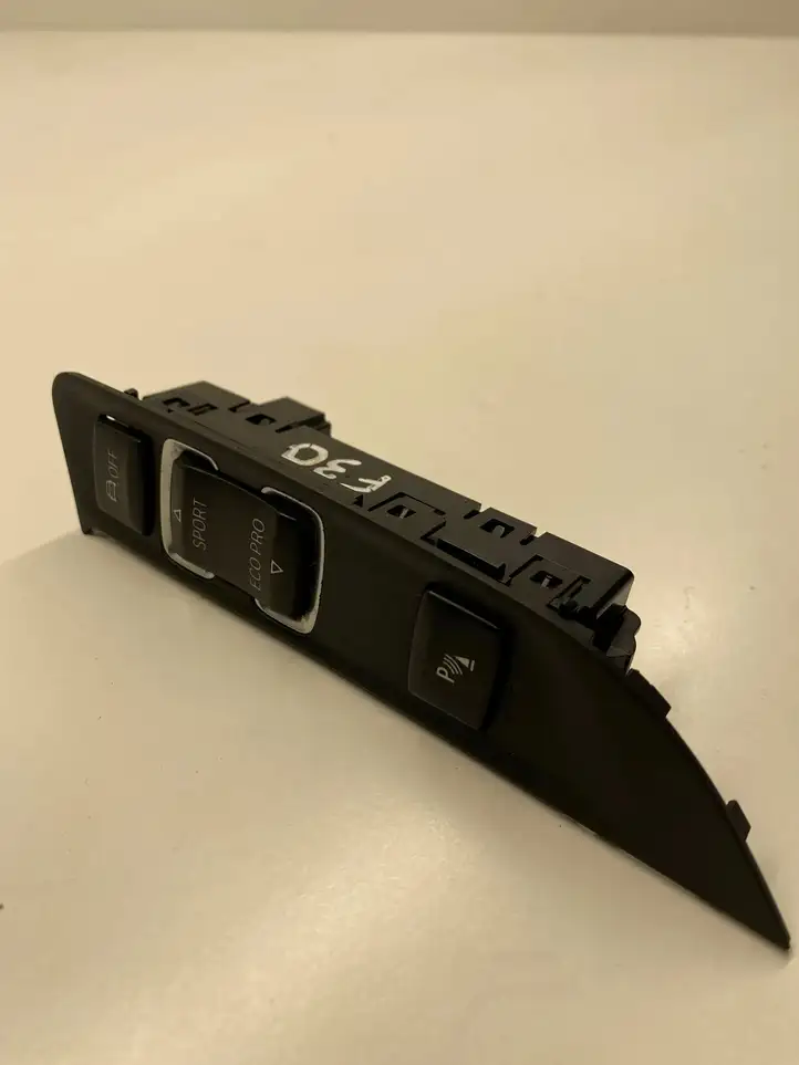 BMW 3 F30 F35 F31 (2012 - 2018) 9252921 Кнопка парктроника — фото 2