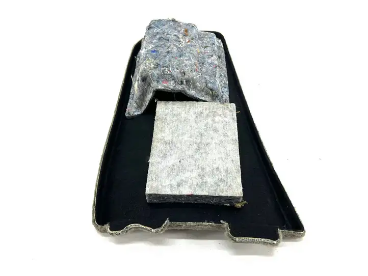 Volvo XC90 (2002 - 2006)   Нижний отделочный щит бока багажника