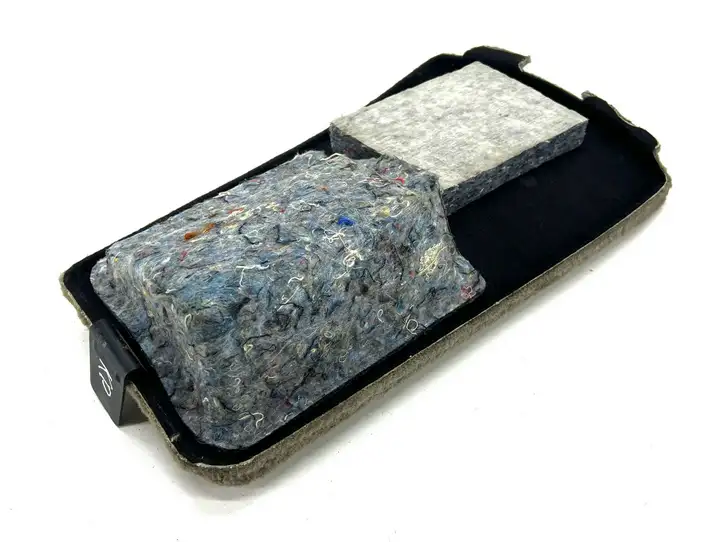 Volvo XC90 (2002 - 2006)   Нижний отделочный щит бока багажника