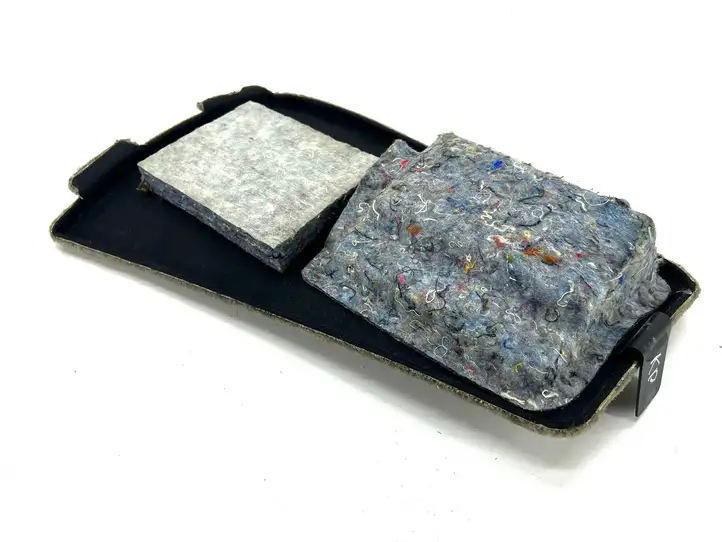 Volvo XC90 (2002 - 2006)   Нижний отделочный щит бока багажника