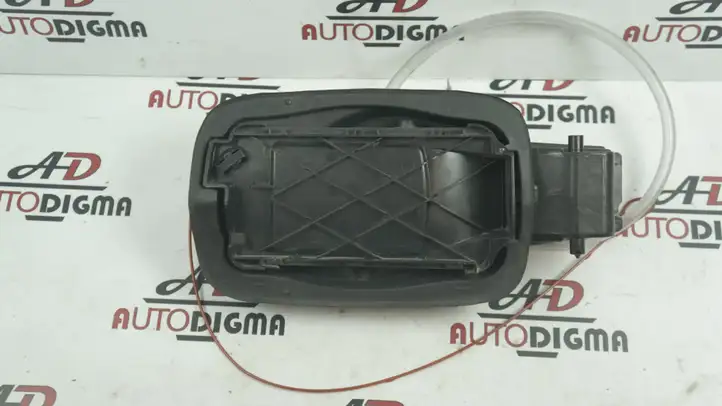 Audi A3/S3 8V (2012 - 2016) 8V5809906 Отделка лючка топливного бака — фото 1