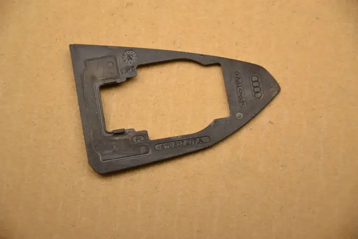 Skoda Octavia Mk4 (2019 - )  8Y0837277A Другая деталь салона