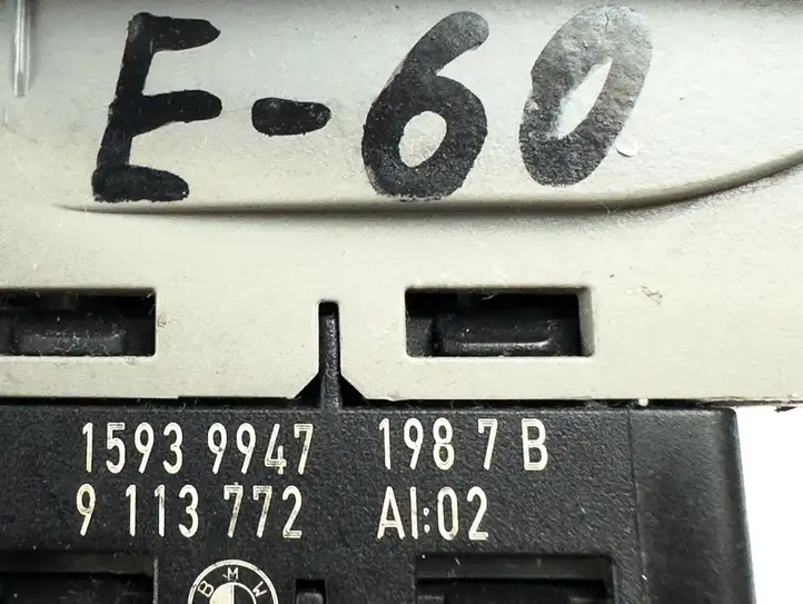 BMW 5 E60 E61 (2004 - 2010) 9113772 Кнопка стеклоподъемников — фото 4