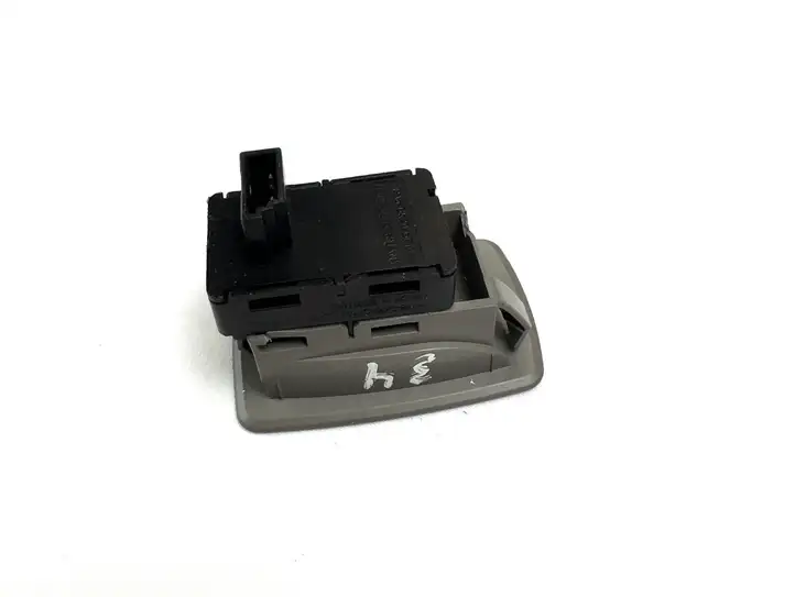 BMW 5 E60 E61 (2004 - 2010) 9113772 Кнопка стеклоподъемников — фото 3