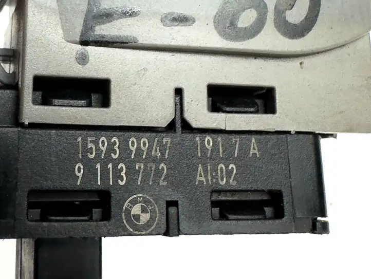 BMW 5 E60 E61 (2004 - 2010) 9113772 Кнопка стеклоподъемников — фото 4