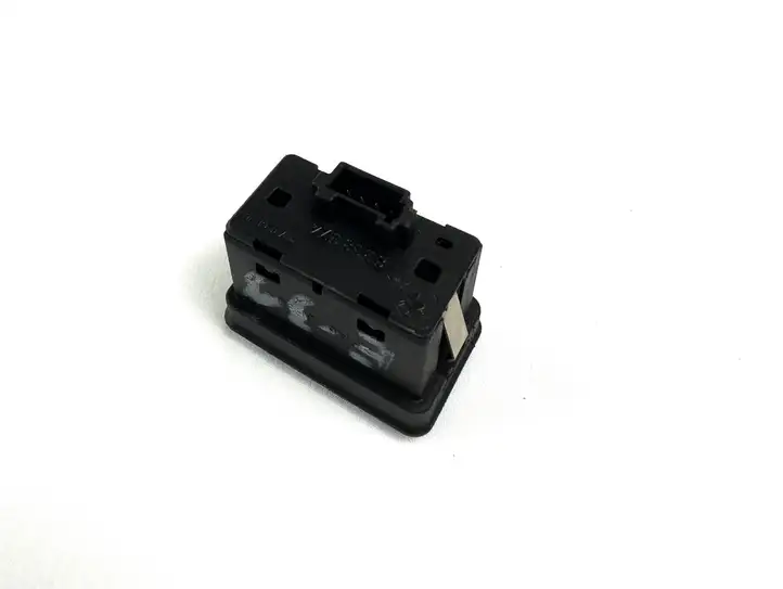 BMW 5 E39 (1996 - 2003) 8368974 Кнопка стеклоподъемников — фото 3