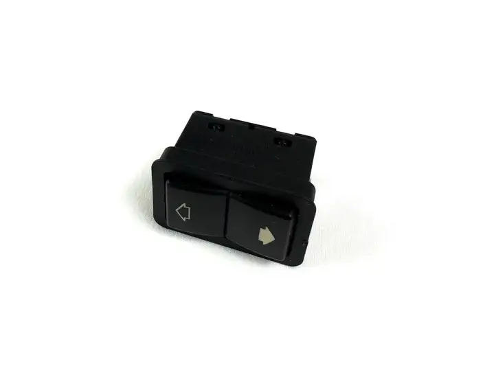 BMW 5 E39 (1996 - 2003) 8368974 Кнопка стеклоподъемников — фото 1