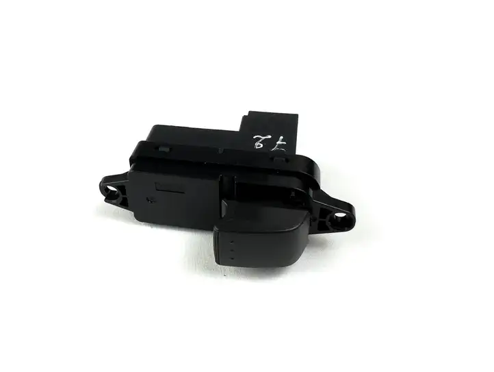 Mazda 6 (2005 - 2007) gp9a66370 Кнопка стеклоподъемников — фото 1