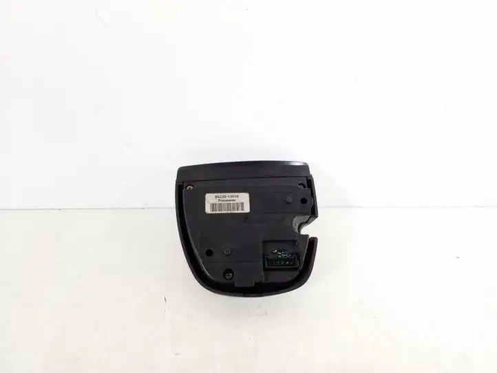 Toyota Corolla E120 E130 (2000 - 2004) 86230-13010 Кнопки на рулевом колесе — фото 2