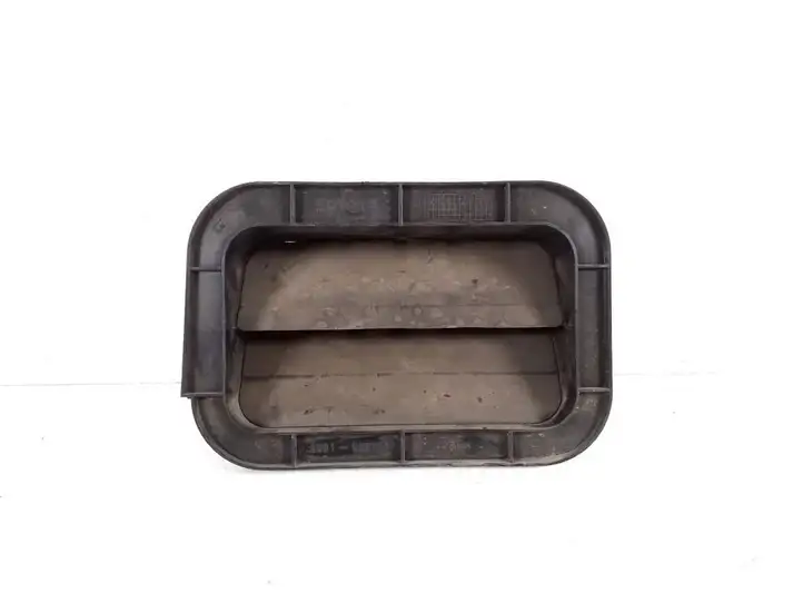Toyota Corolla E120 E130 (2004 - 2007) 62940-02050 Решетка в крыле — фото 1