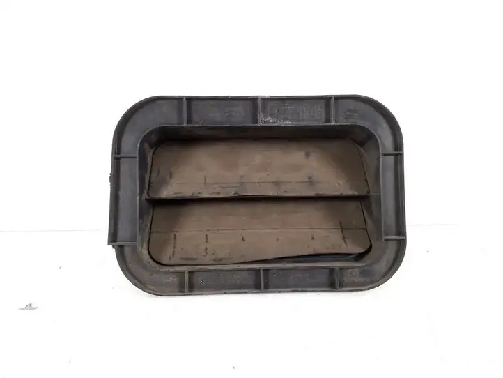 Toyota Corolla E120 E130 (2004 - 2007) 62940-02050 Решетка в крыле — фото 1