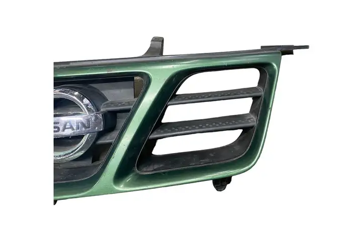 Nissan X-Trail T30 (2001 - 2007) 623108H700 Передняя решетка — фото 2