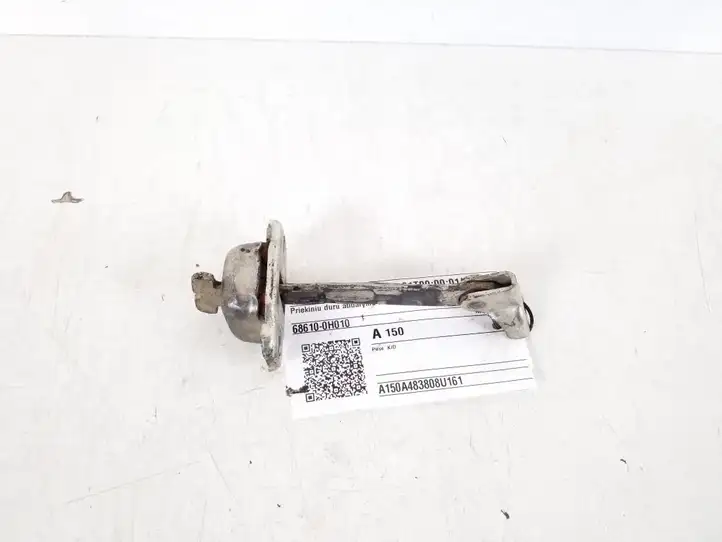 Toyota Aygo AB10 (2005 - 2008) 68610-0H010 Ограничитель двери — фото 1