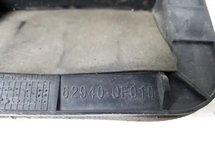 Toyota Auris 150 (2006 - 2012) 62940-0F010 Решетка в крыле — фото 2