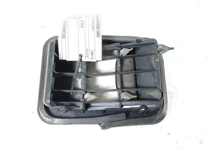 Toyota Auris 150 (2006 - 2012) 62940-0F010 Решетка в крыле — фото 2