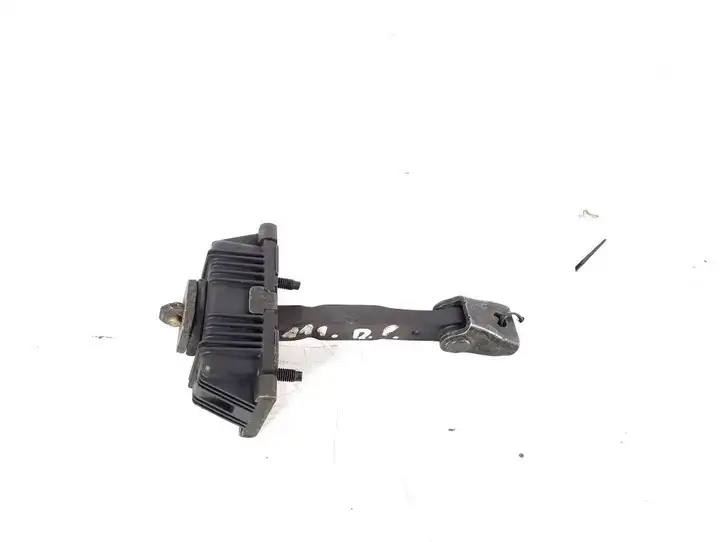 Toyota Avensis T250 (2003 - 2006) 68610-05040 Ограничитель двери — фото 1