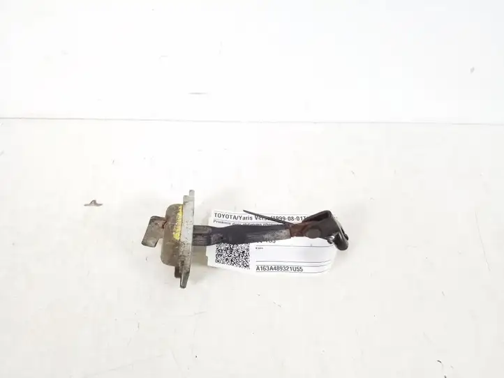 Toyota Yaris Verso (1999 - 2005) 68620-52010 Ограничитель двери — фото 1