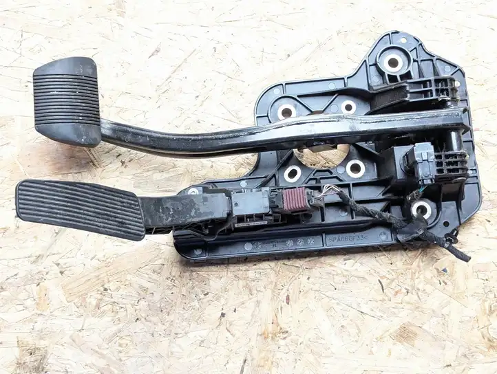 Chrysler Pacifica (2016 - ) 04581677AB Педаль акселератора — фото 1