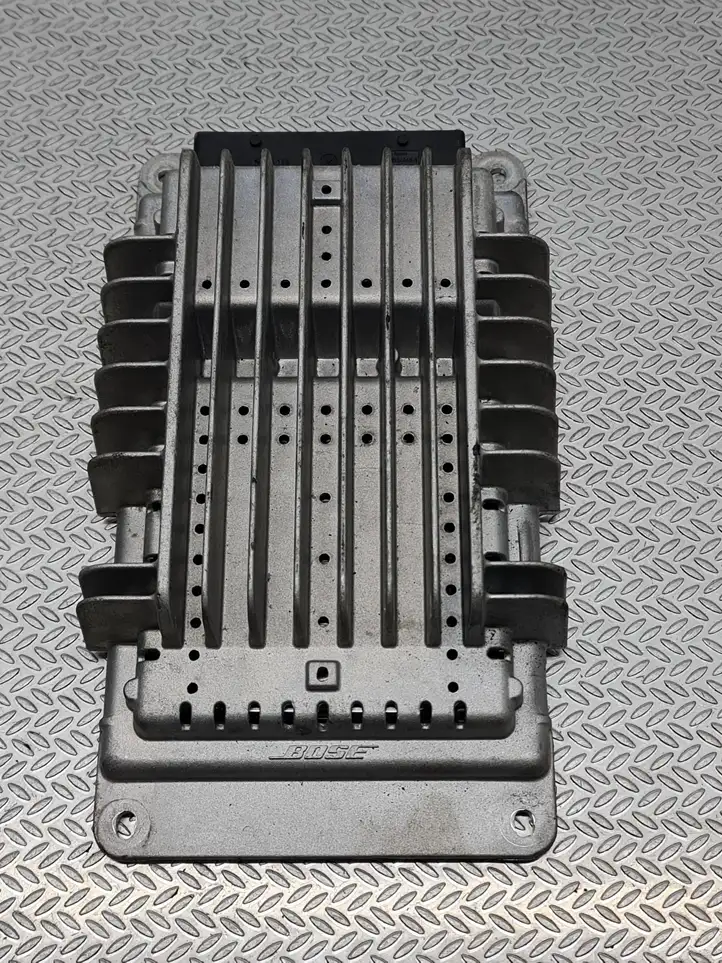Audi A3/S3 8P (2004 - 2008) 8P0035223A Усилитель звука — фото 2