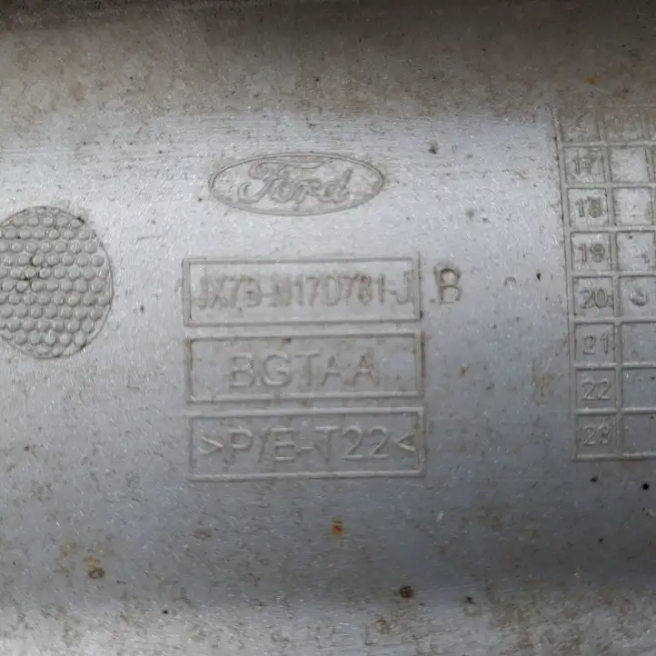 Ford Focus (2015 - 2019) JX7B17F954J Нижняя часть переднего бампера — фото 9