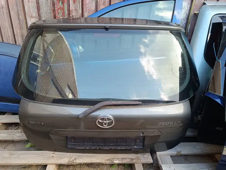 Toyota Corolla E120 E130 (2000 - 2004) Крышка багажника — фото 3