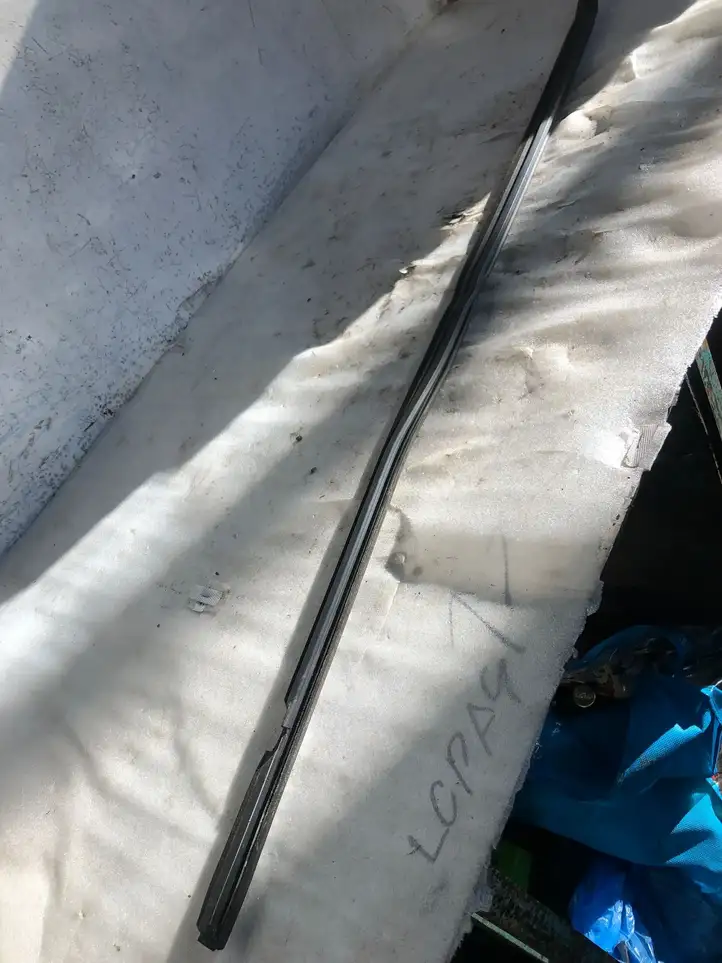 Volkswagen Touran III (2016 - )   Уплотнительная резина стекла передней двери