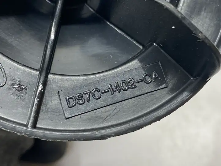 Ford Mustang VI (2015 - ) DS7C1402CA Кронштейн запасного колеса — фото 8