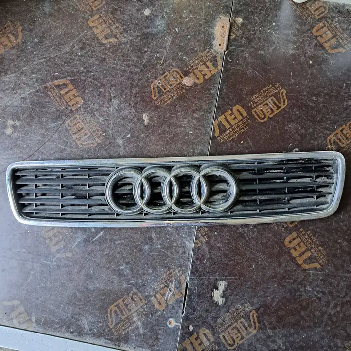 Audi A4 S4 B5 8D (1999 - 2001) 8D0853651S Передняя решетка — фото 1