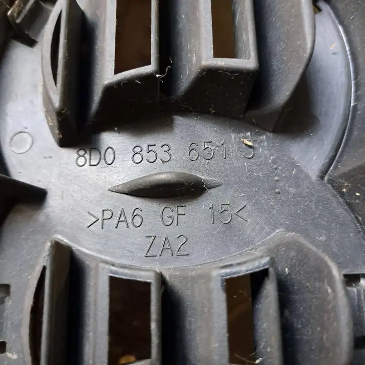 Audi A4 S4 B5 8D (1999 - 2001) 8D0853651S Передняя решетка — фото 6