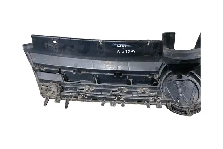 Volkswagen Golf VII (2013 - 2019) 5G0853653E Верхняя решетка радиатора — фото 4