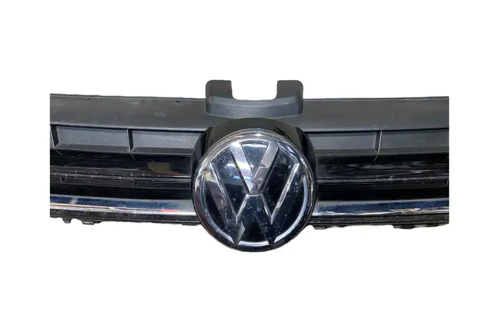 Volkswagen Golf VII (2013 - 2019) 5G0853653E Верхняя решетка радиатора — фото 5