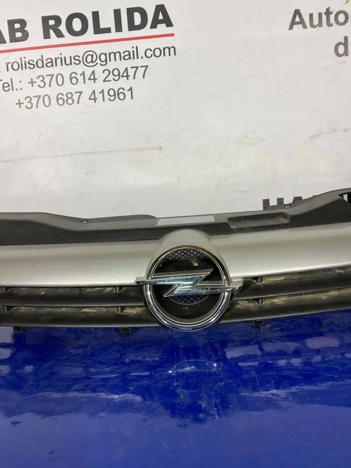 Opel Astra H (2004 - 2009) 13108463 Передняя решетка — фото 5