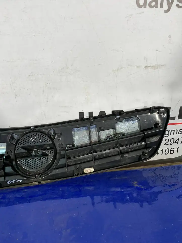 Opel Meriva A (2002 - 2006) 13207140 Верхняя решетка радиатора — фото 7