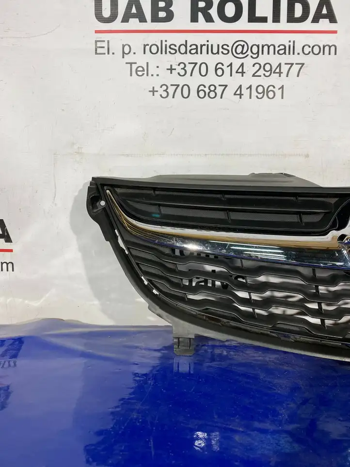 Opel Karl (2015 - ) 94514486 Верхняя решетка радиатора — фото 4