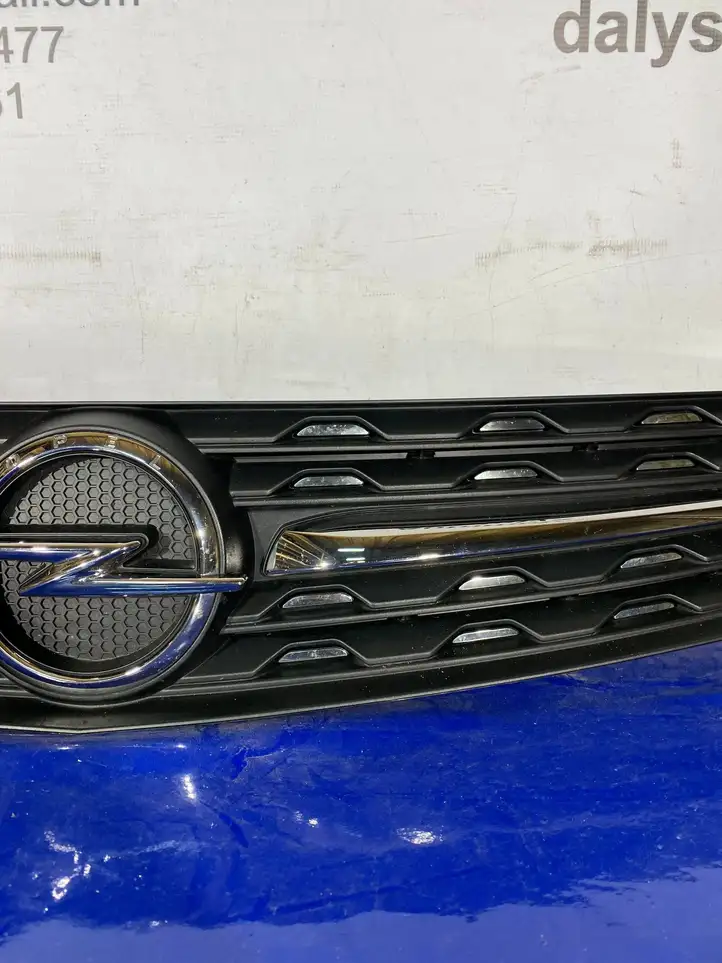 Opel Zafira Life (2019 - )  9833128677 Верхняя решётка