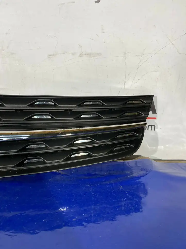 Opel Zafira Life (2019 - )  9833128677 Верхняя решётка