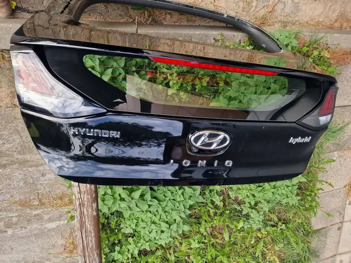Hyundai Ioniq (2016 - ) 73700G2000 Крышка багажника — фото 2