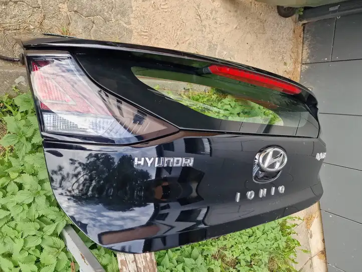 Hyundai Ioniq (2016 - ) 73700G2000 Крышка багажника — фото 4