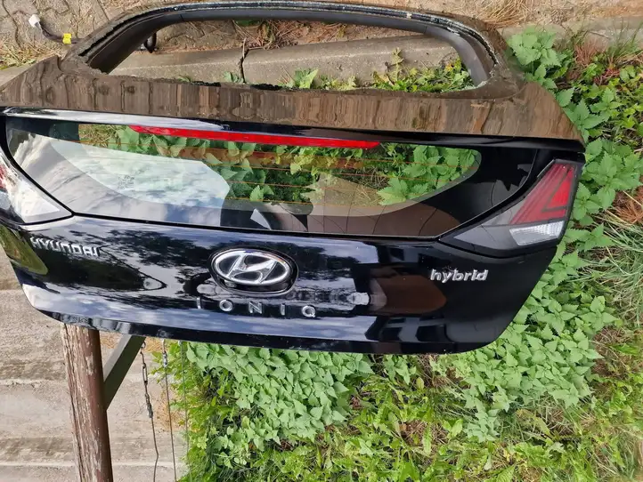 Hyundai Ioniq (2016 - ) 73700G2000 Крышка багажника — фото 5