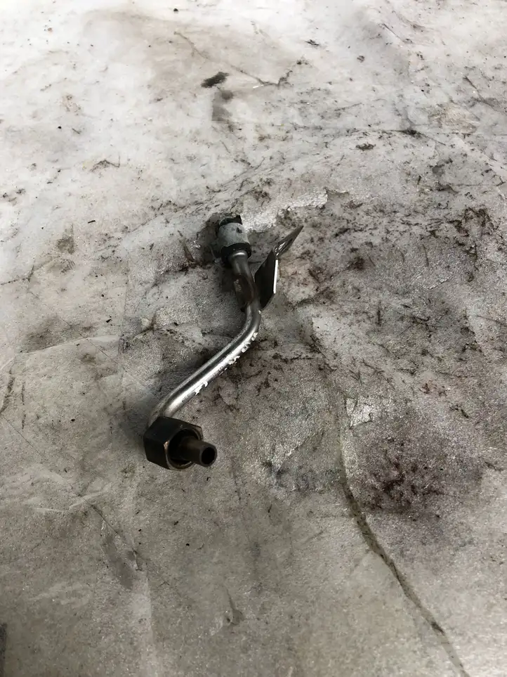 Volkswagen Touran III (2016 - )   Трубка (трубки)/ шланг (шланги)