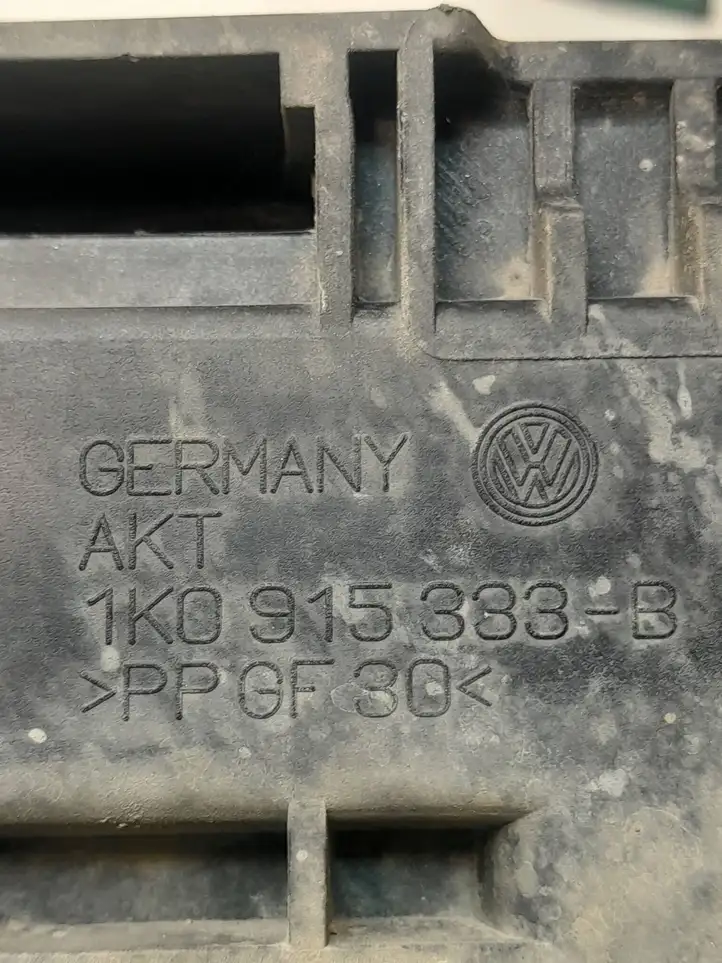 Volkswagen Caddy (2004 - 2010) 1K0915333B Ящик аккумулятора — фото 4
