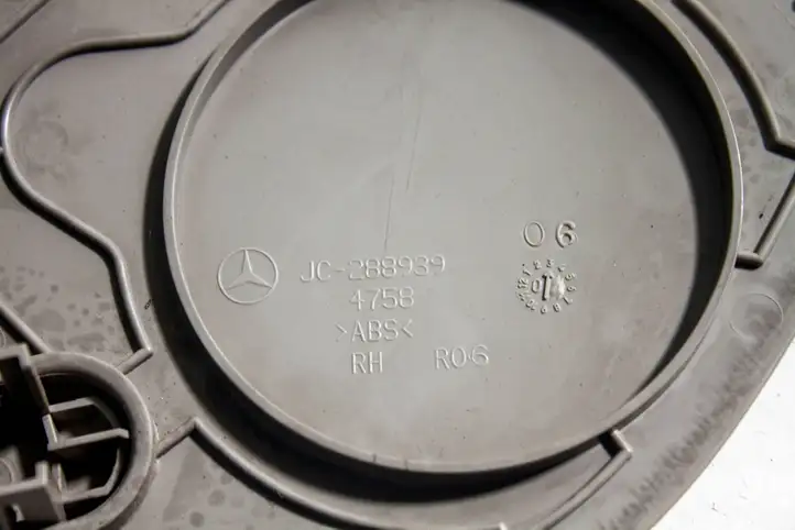 Mercedes-Benz R W251 (2005 - 2013) a2516920230 Накладка ремня безопасности — фото 7